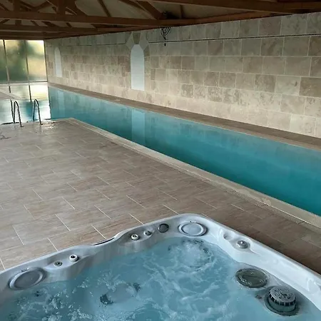 De Charme Avec Piscine Chauffee, Et Parc Prive - Ideal Pour Decouvrir La Region Bourbonnaise - Fr-1-489-236 *